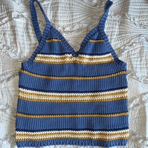 KNITTED CROP TOP
